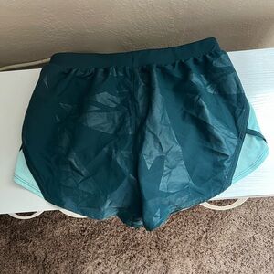 Under Armour UA Fly-By 2.0 printed shorts